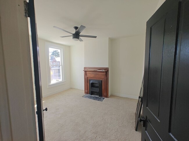 Building Photo - 3 bedroom home at Garland and S Sheppard