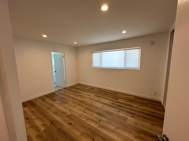 Building Photo - 160 S Hayworth Ave