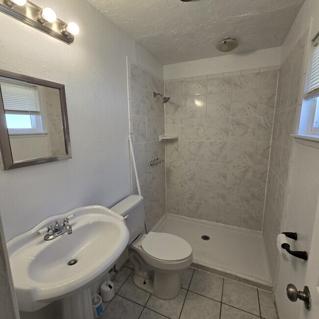 Building Photo - 11600 Atlantic City Ave NE