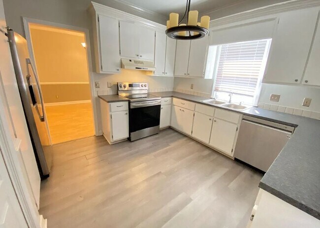 Building Photo - 261 Conrad Cir