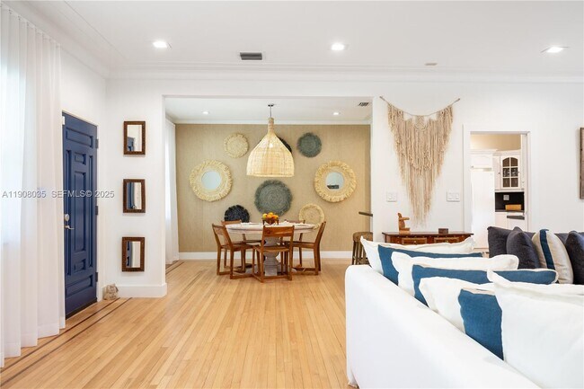 Building Photo - 501 SW 19th Rd