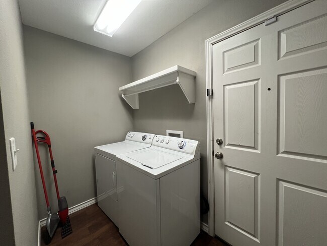 Building Photo - 2004 16th St