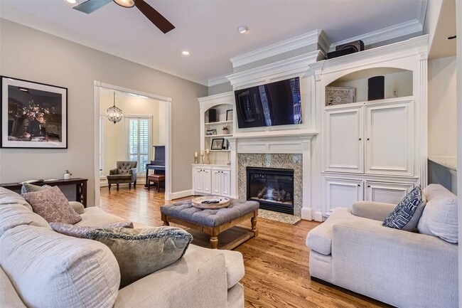 Building Photo - 2390 W 8th St