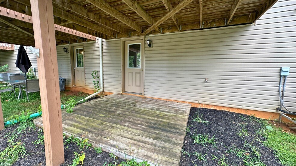 Building Photo - 344 Alexandria Ct