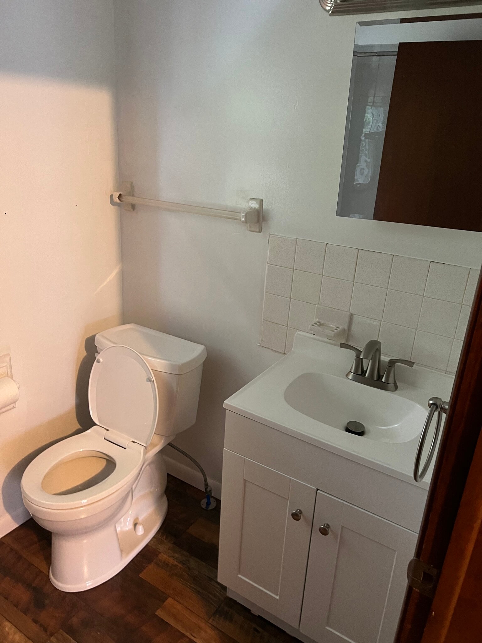 Upstairs bath - 4121 Marr Rd