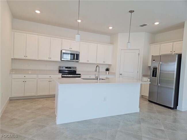 Building Photo - 20459 Copperhead Dr