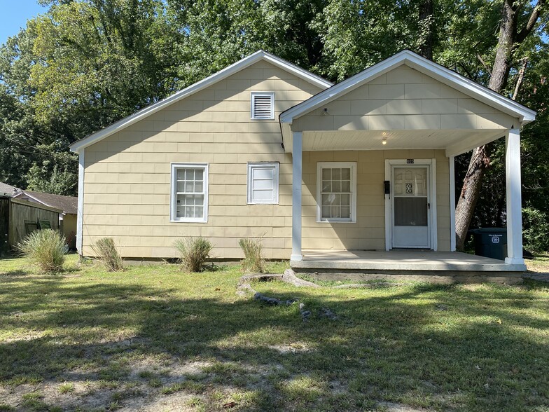 Primary Photo - 805 Berclair Rd