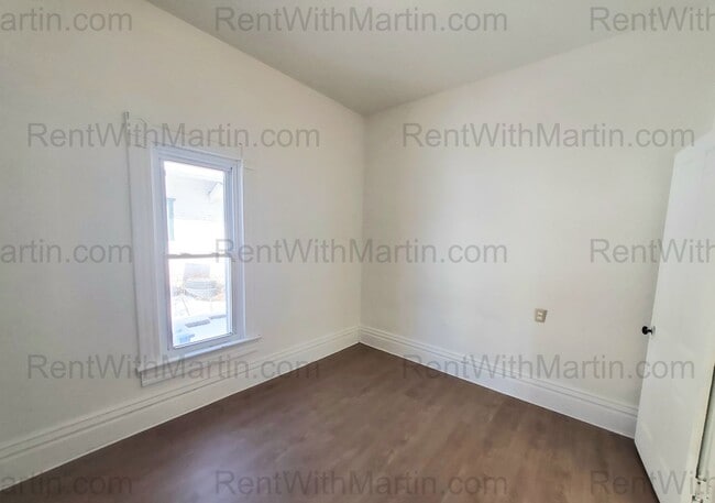 Building Photo - 314 Conger St