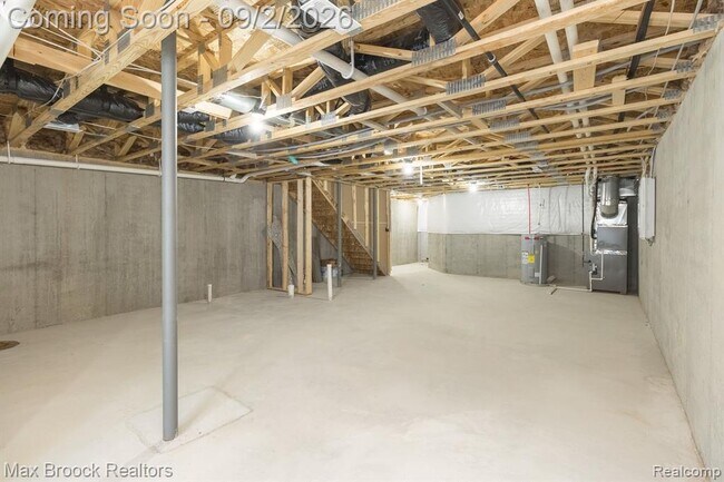 Building Photo - 4819 Glenora Dr