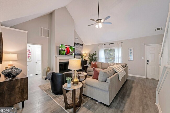 Building Photo - 6839 Sandy Creek Dr