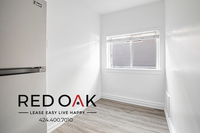 Building Photo - 687 Shatto Pl