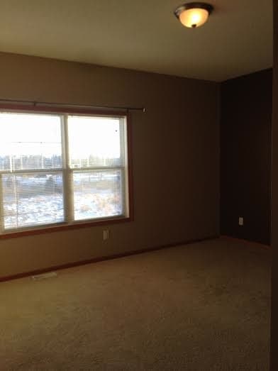 Building Photo - 15556 Empress Ave N