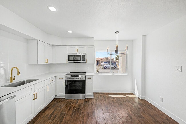 Building Photo - 4127 N 106th Ave