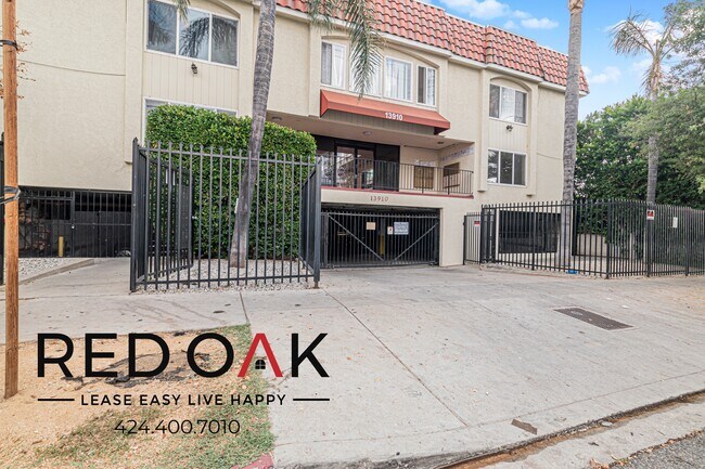 Building Photo - 13910 Sayre St
