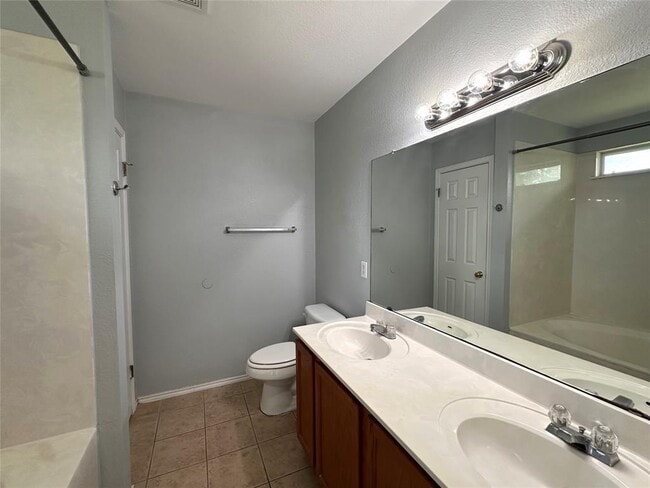 Building Photo - 202 Lucky Clover Ln