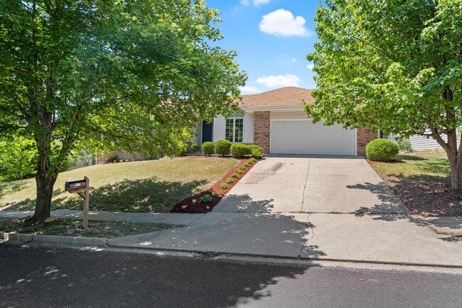 Building Photo - 2601 Hillshire Dr