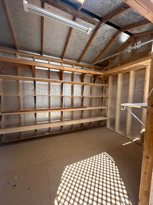 Building Photo - Spacious home in Green Acres coming soon!