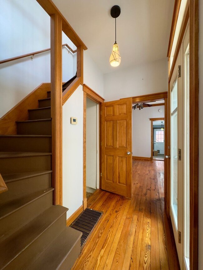 Building Photo - 5 E Randall St