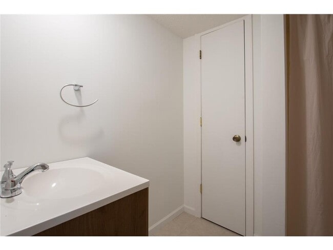 Building Photo - 15303 Trillium Cir