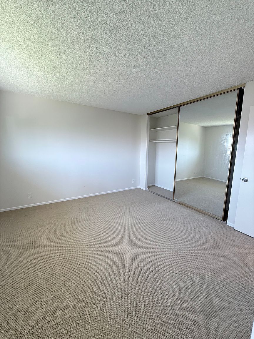 Building Photo - 6292 Silverwood Dr