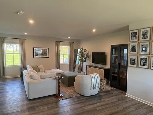 Building Photo - 1082 Cone Blvd