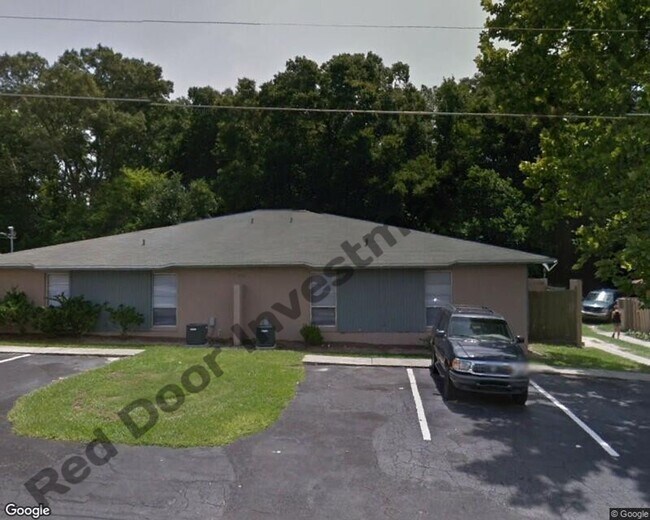 Primary Photo - Spacious 2/2 quadplex
