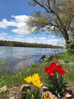 Building Photo - 1205 W Conant St