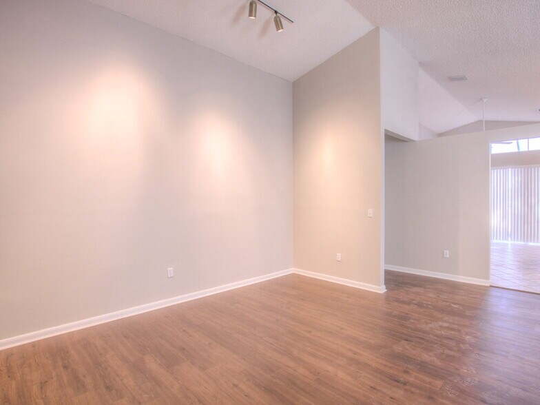 Building Photo - 1261 NW 159th Ave