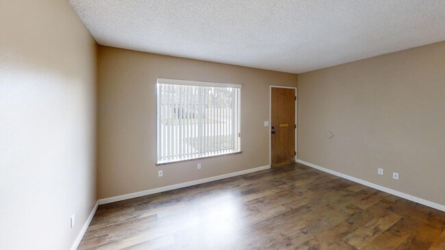 Building Photo - Yucaipa 2bedroom 1 bath apartment