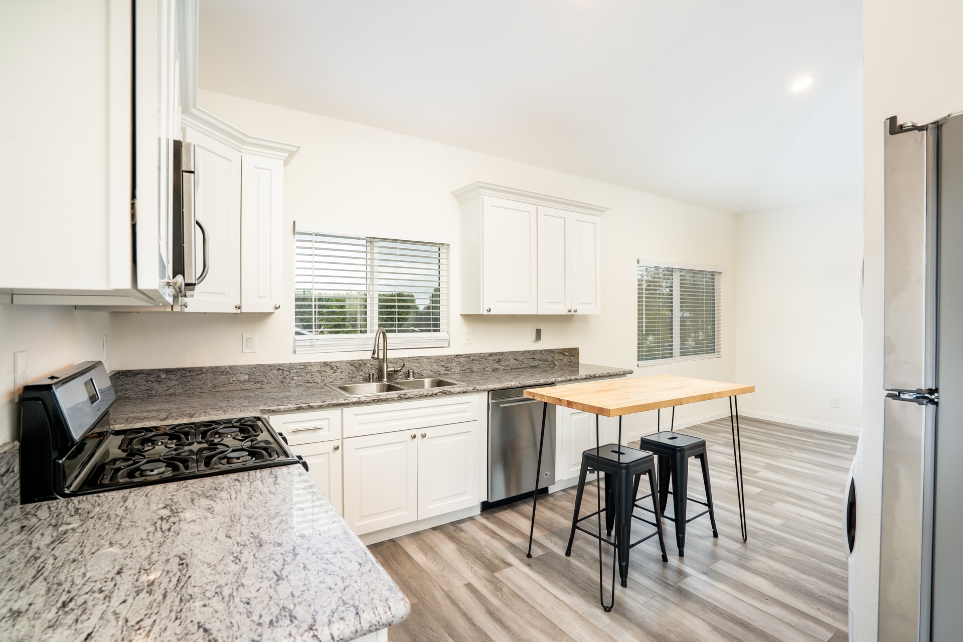 Building Photo - 14584 Highcrest Cir