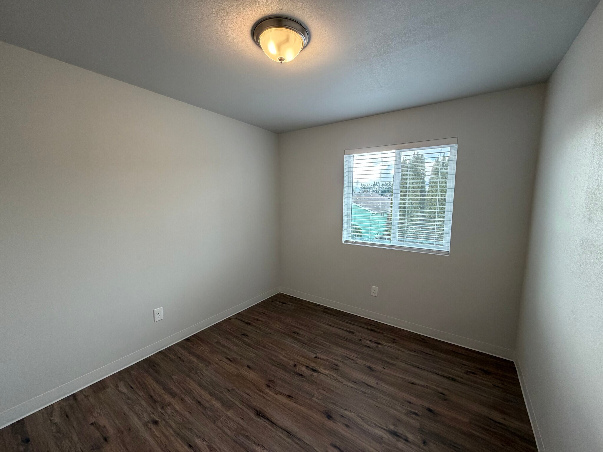 Building Photo - 8001 Oneil Rd NE