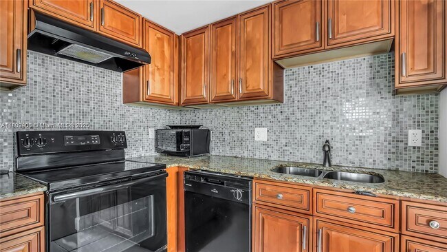 Building Photo - 703 Brittany Park