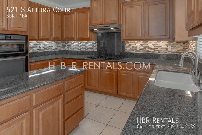 Building Photo - 521 S Altura Ct