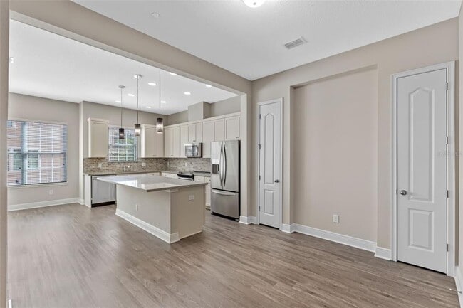Building Photo - 2648 Lobelia Dr