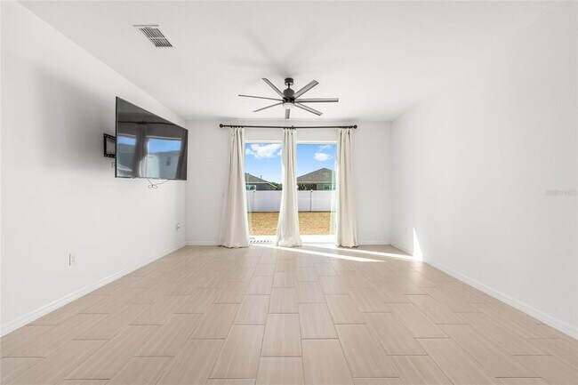 Building Photo - 6366 SW 77th Ave