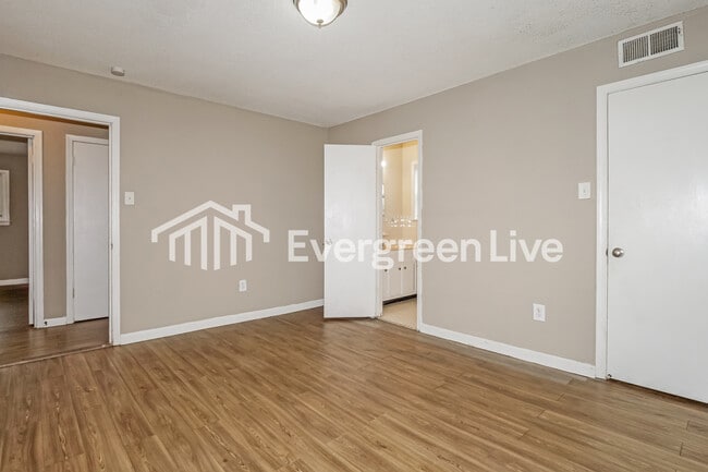 Building Photo - 3800 James Rd