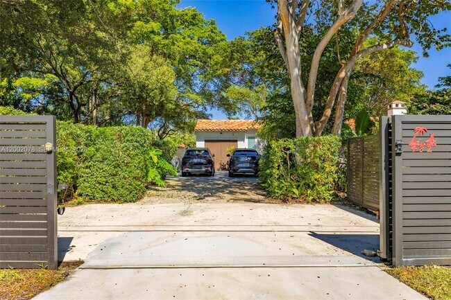 Building Photo - 482 NE 93rd St