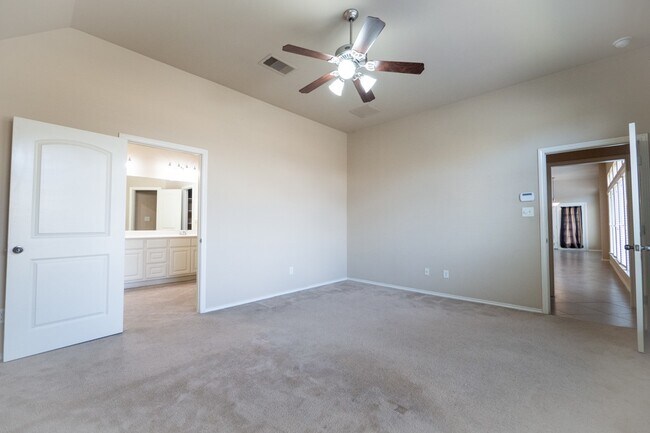 Building Photo - 5211 Belvedere Dr