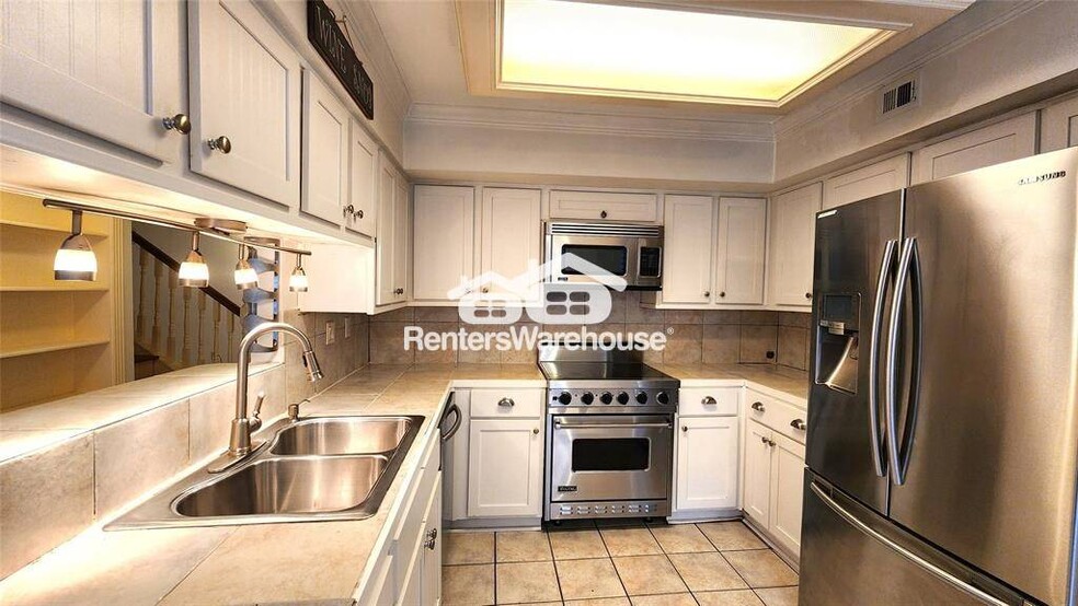 Building Photo - 2508 Bering Dr