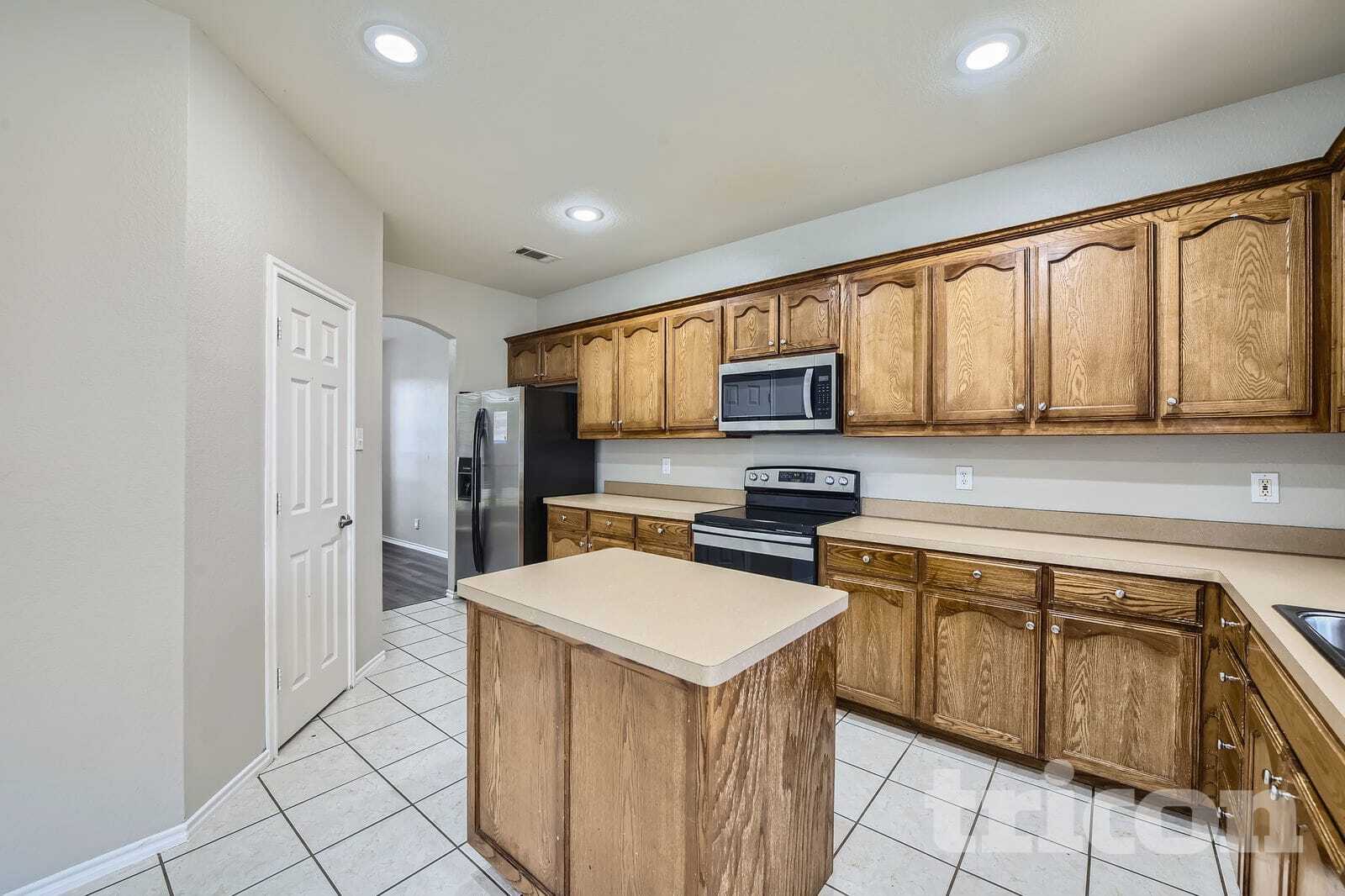 Building Photo - 9705 Gallatin Ln