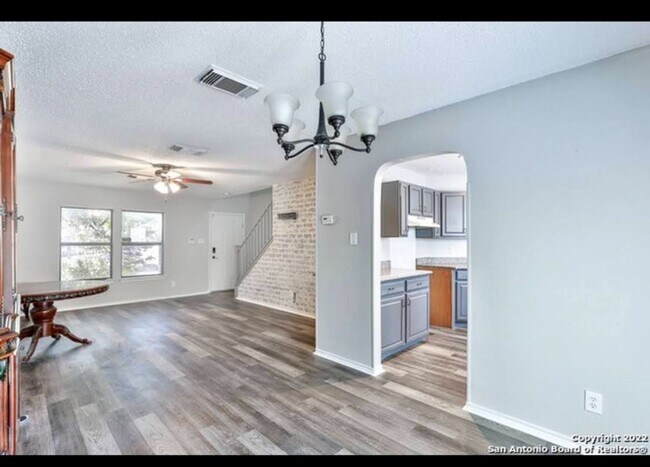 Building Photo - Charming 3BR House in San Antonio