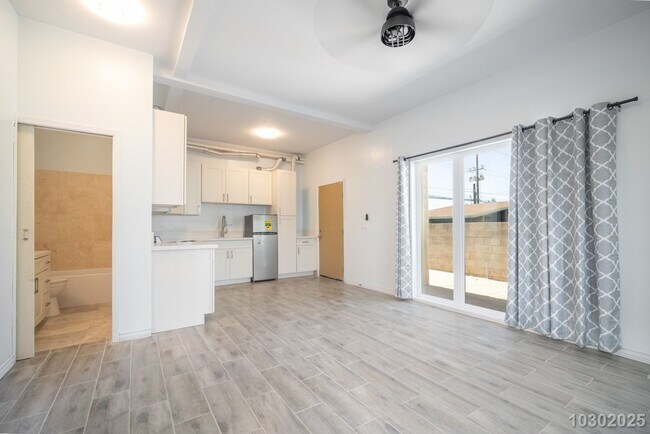 Building Photo - West Side Paradise – Downstairs 1-Bedroom,...