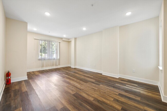 Building Photo - 1804 W Berks St