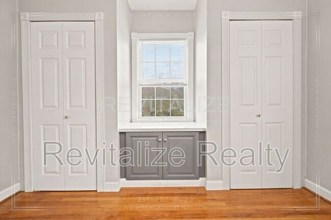 Building Photo - 214 Upham St