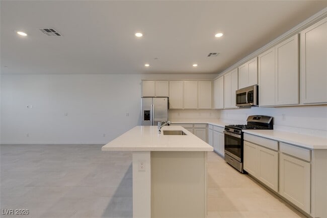 Building Photo - 302 Walsh Peak Ave