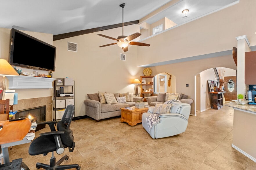 Building Photo - 12211 Hart Crest