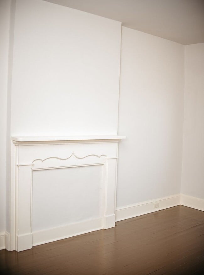 Building Photo - 331 N 3rd St