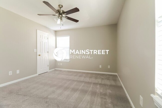 Building Photo - 3 Bedroom Pet-Friendly Home in Kansas City...
