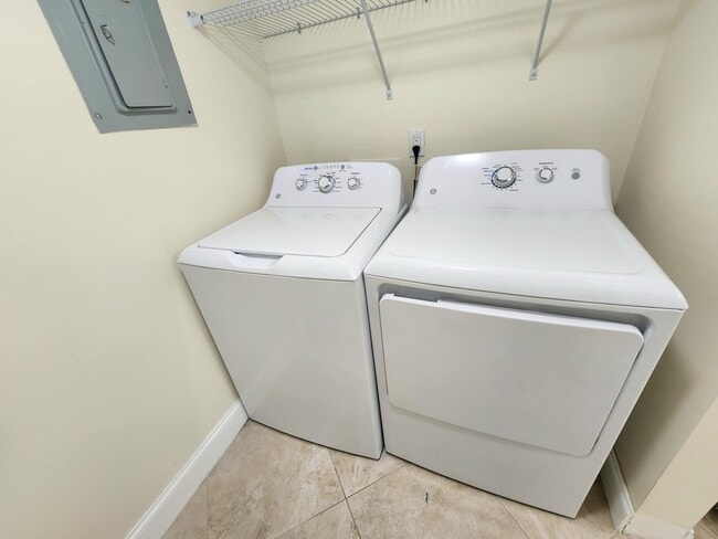 Building Photo - 310 Knotty Pine Cir