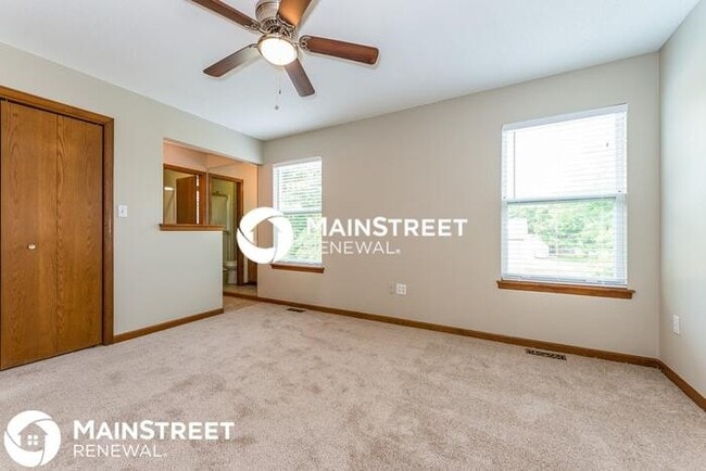 Building Photo - 4 Bedroom Pet-Friendly Home in Pleasant Hi...